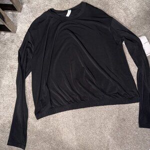 LULULEMON WOMENS CREW NECK LONG SLEEVE SHIRT- SIZE 8